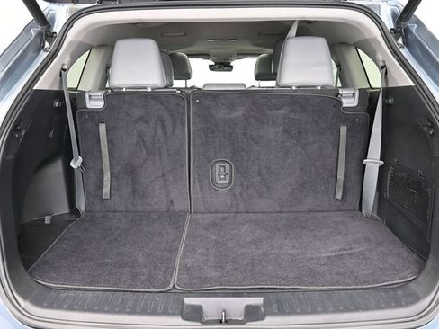 Used 2021 Toyota Highlander XLE FWD image 40
