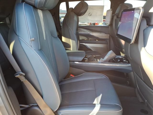 New 2026 Cadillac Escalade IQ Luxury 2 AWD/4WD image 21