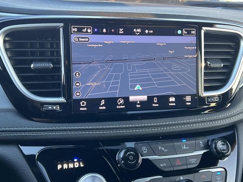 New 2026 Chrysler Pacifica Limited w/ Uconnect Theater Family Group AWD/4WD image 13