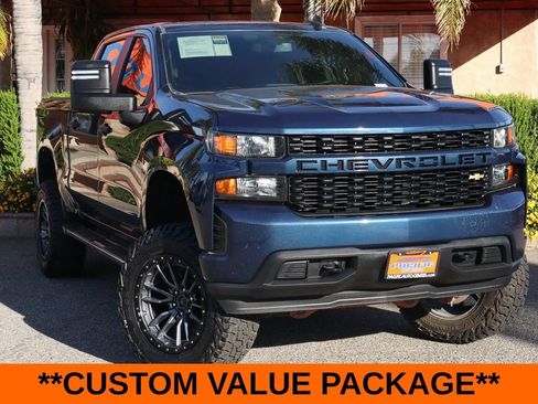 Used 2019 Chevrolet Silverado 1500 Custom w/ Custom Max Trailering Package AWD/4WD image 2