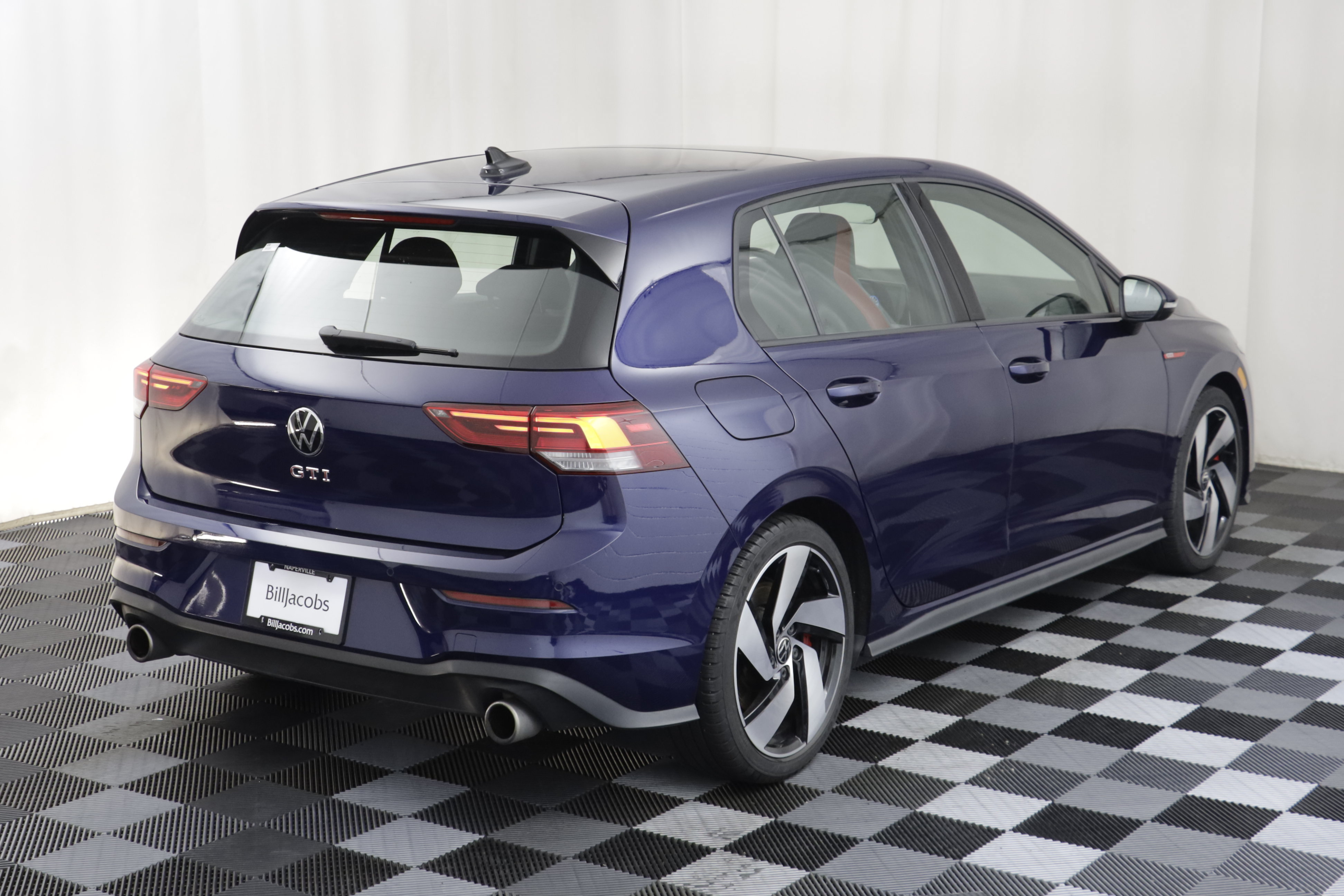 Used 2022 Volkswagen GTI SE FWD image 20