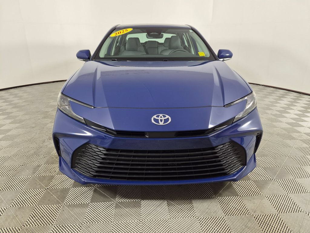 Used 2025 Toyota Camry LE FWD image 8