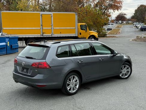 Used 2016 Volkswagen Golf Limited Edition image 6