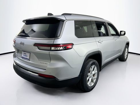 Used 2023 Jeep Grand Cherokee L Limited AWD/4WD image 5