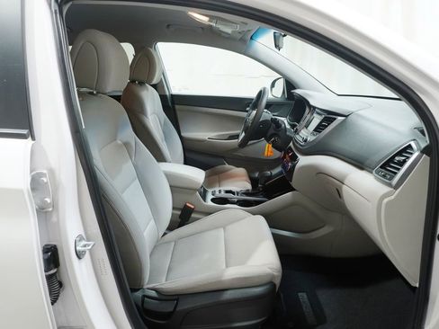 Used 2017 Hyundai Tucson SE image 12
