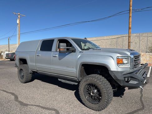 Used 2017 GMC Sierra 2500 SLE w/ SLE Preferred Package image 3