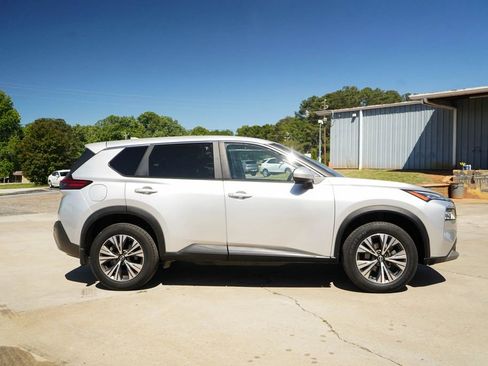 Used 2023 Nissan Rogue SV AWD/4WD image 3