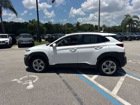 Certified 2023 Hyundai Kona SEL AWD/4WD image 9
