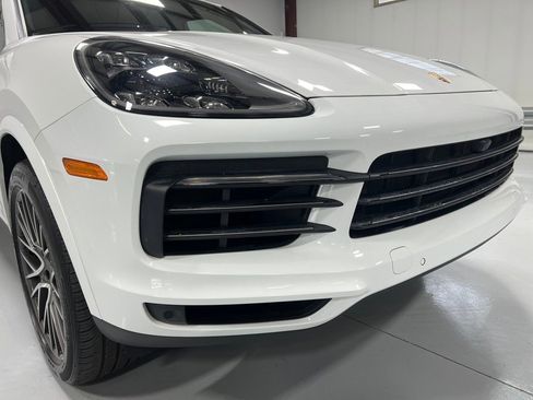 Used 2022 Porsche Cayenne S image 11