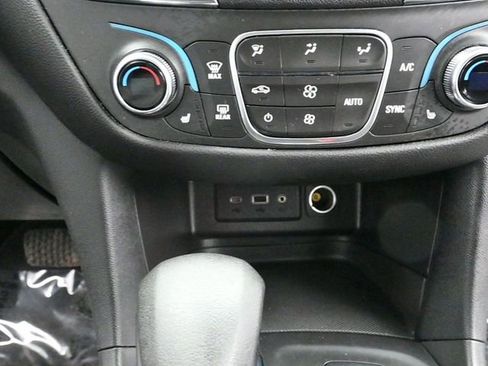 Used 2023 Chevrolet Equinox LT AWD/4WD image 25