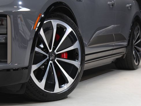 Used 2025 Porsche Macan Turbo Electric AWD/4WD image 23