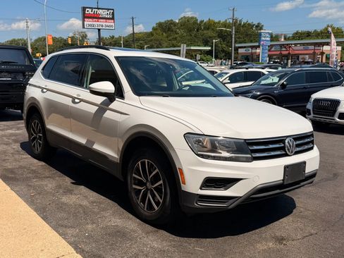 Used 2019 Volkswagen Tiguan SE w/ Panoramic Sunroof Package AWD/4WD image 6