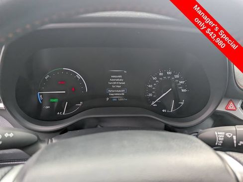 Used 2024 Toyota Sienna XSE AWD/4WD image 17