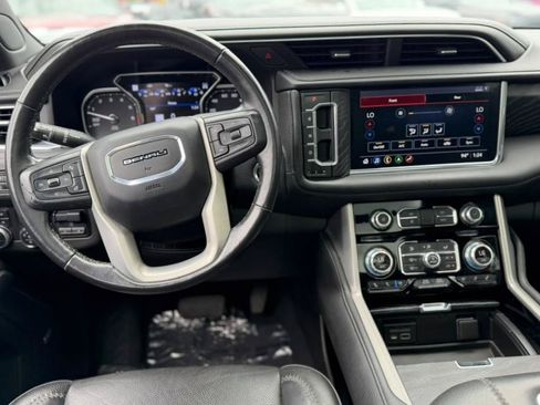 Used 2021 GMC Yukon XL Denali w/ Denali Premium Package AWD/4WD image 9
