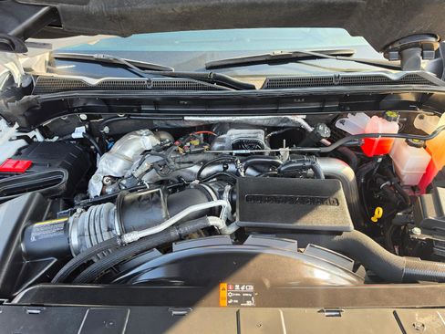 Used 2024 GMC Sierra 2500 Denali Ultimate AWD/4WD image 18