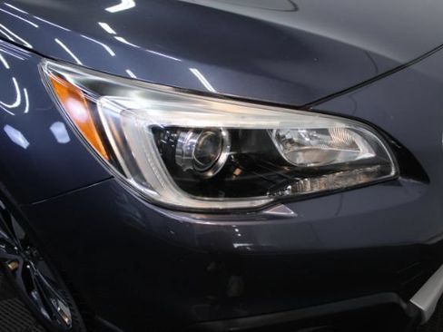 Used 2017 Subaru Outback 2.5i Limited AWD/4WD image 38