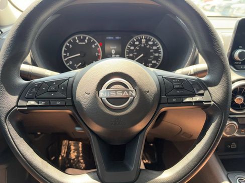 Certified 2025 Nissan Sentra S FWD image 9