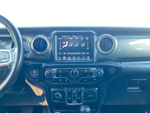 Used 2021 Jeep Wrangler Unlimited Sahara w/ Uconnect 4C Nav & Sound Group image 19