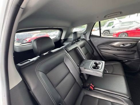 Used 2023 GMC Terrain SLT w/ Infotainment Package II image 24