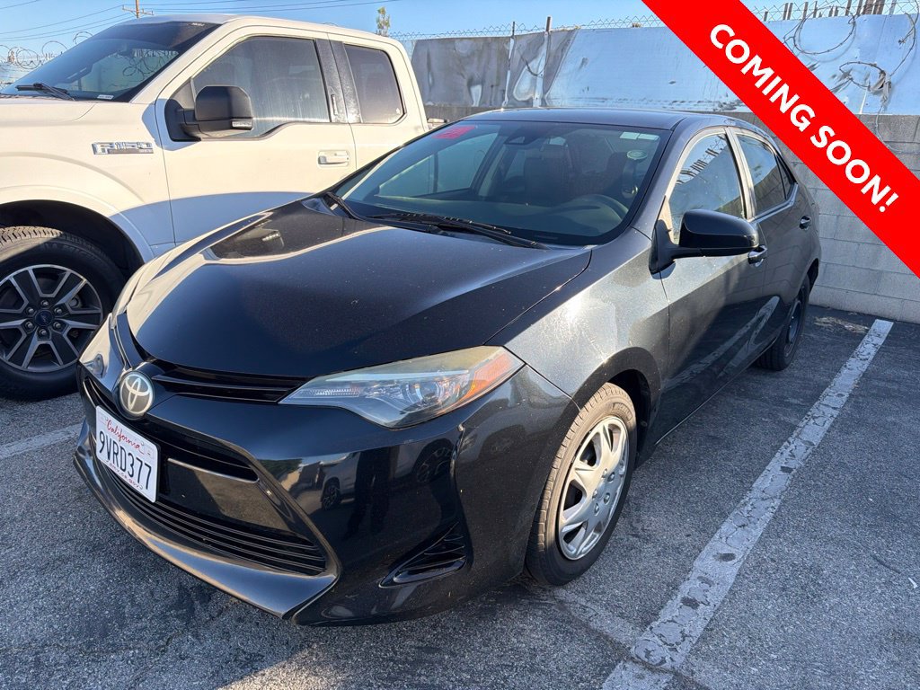 Used 2017 Toyota Corolla LE FWD image 2