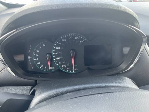 Used 2019 Chevrolet Trax LT w/ LT Convenience Package FWD image 17