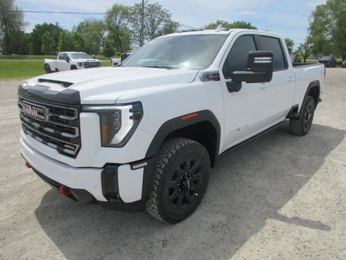 New 2026 GMC Sierra 2500 AT4 w/ AT4 Premium Plus Package AWD/4WD image 10