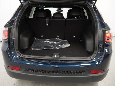 New 2026 Jeep Compass Latitude AWD/4WD image 30