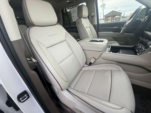 Used 2022 GMC Yukon Denali AWD/4WD image 19