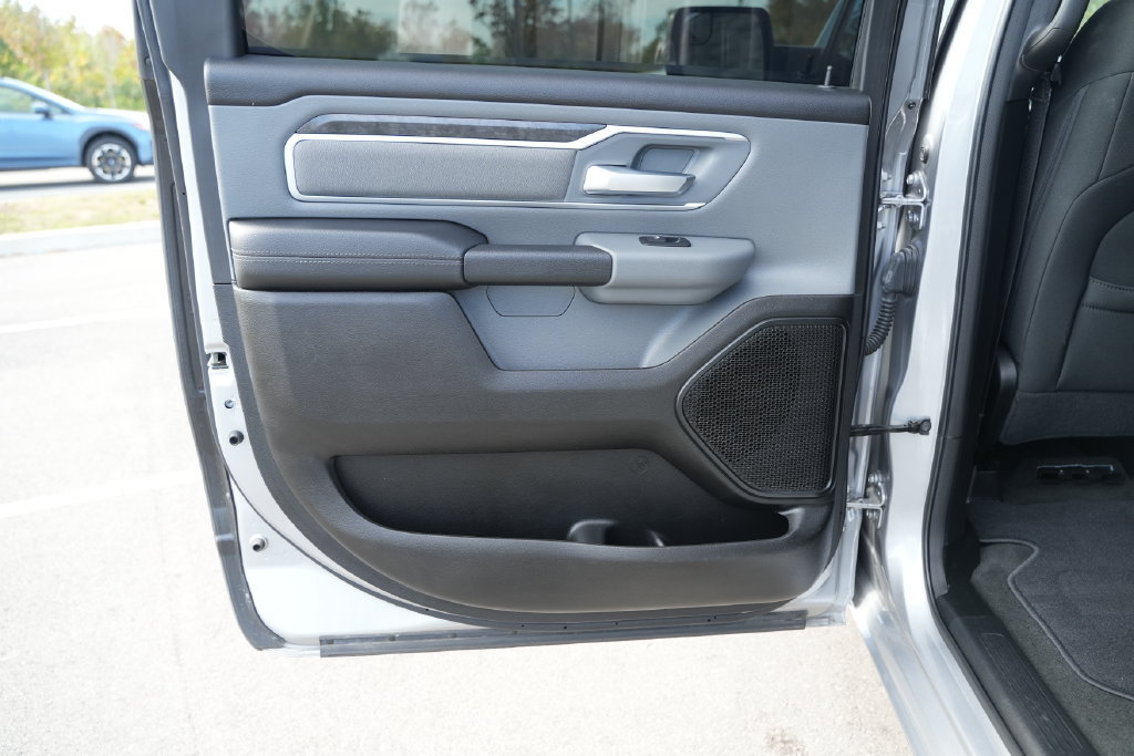 Used 2022 RAM 1500 Big Horn AWD/4WD image 16