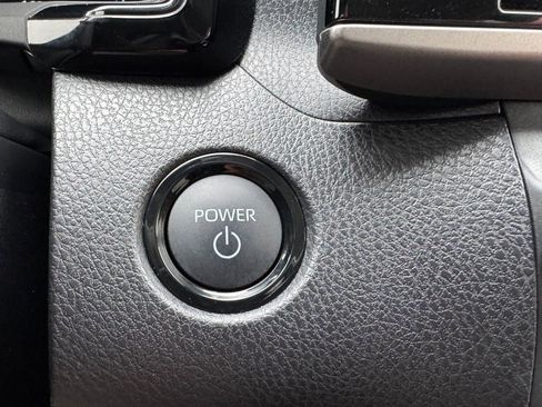 Used 2025 Toyota Camry XLE image 20