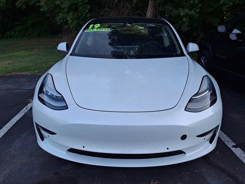 Used 2019 Tesla Model 3 Mid Range RWD image 2