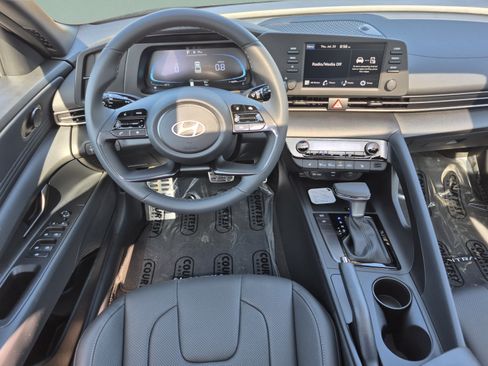New 2026 Hyundai Elantra SEL Sport FWD image 11