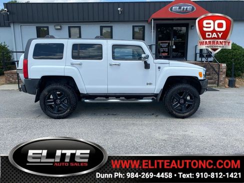 Used 2009 HUMMER H3 Luxury AWD/4WD image 1