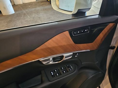 Certified 2023 Volvo XC90 B6 Plus w/ Protection Package AWD/4WD image 19