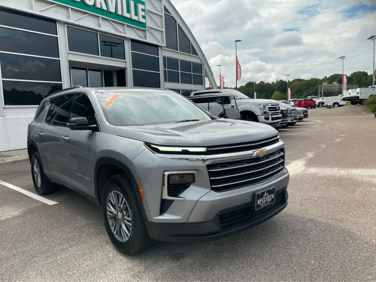 Used 2024 Chevrolet Traverse LT AWD/4WD image 3
