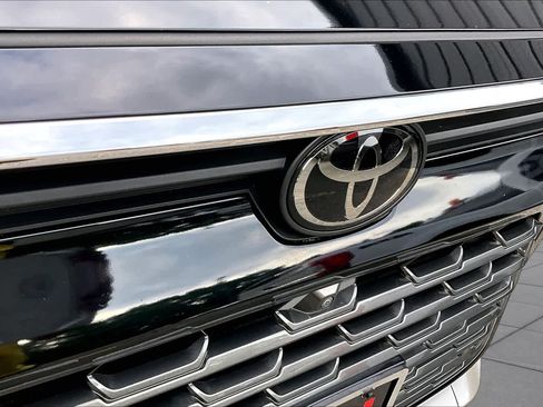 Certified 2024 Toyota Grand Highlander AWD Hybrid image 29