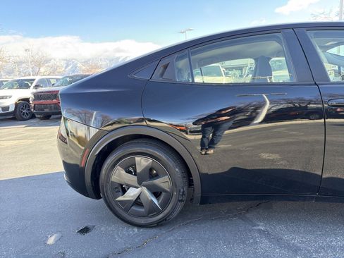 Used 2023 Toyota Prius LE image 13