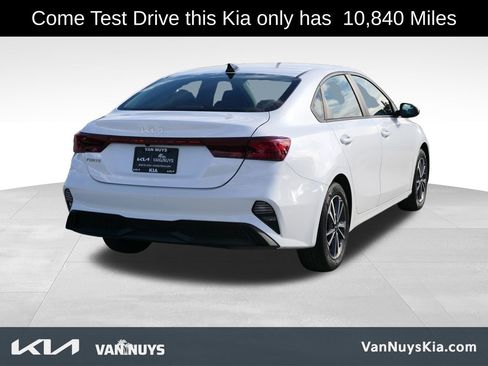 Used 2023 Kia Forte LXS w/ LXS Technology Package image 3
