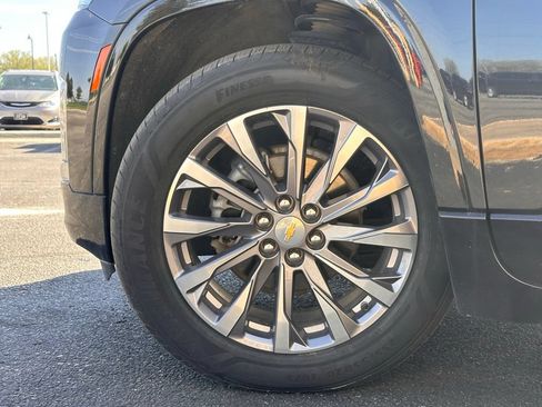 Used 2023 Chevrolet Traverse Premier AWD/4WD image 10