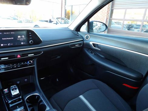 Used 2022 Hyundai Sonata SE image 14