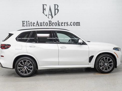 Used 2025 BMW X5 xDrive40i w/ M Sport Package image 4