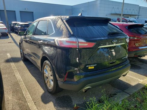 Used 2020 Ford Edge Titanium w/ Equipment Group 301A FWD image 4