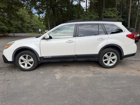 Used 2014 Subaru Outback 2.5i Premium w/ Popular Package #2 AWD/4WD image 1