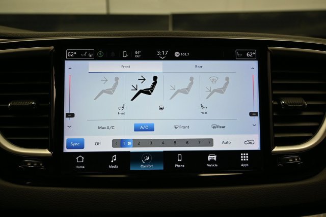 Used 2024 Chrysler Pacifica Touring-L FWD image 34