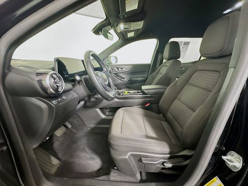 Used 2025 Chevrolet Equinox LT image 13