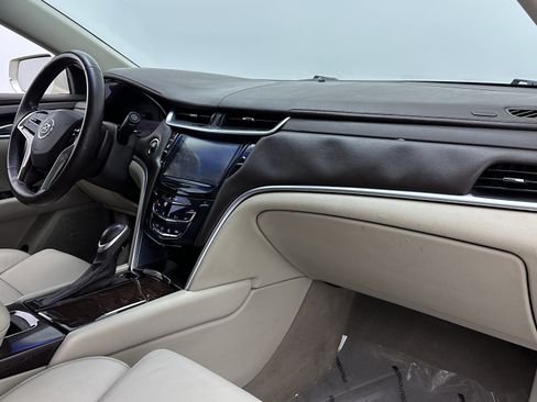Used 2015 Cadillac XTS FWD image 31