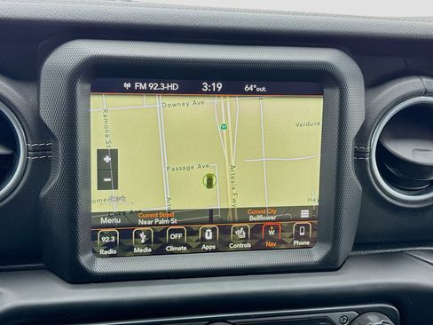 Used 2019 Jeep Wrangler Unlimited Sahara w/ Quick Order Package 24M Moab image 9