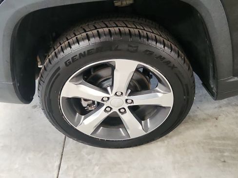 Used 2021 Jeep Grand Cherokee L Limited image 19