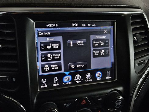 Used 2017 Jeep Grand Cherokee Overland w/ Jeep Active Safety Group image 16