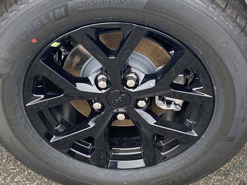 New 2025 Jeep Grand Cherokee Laredo image 6